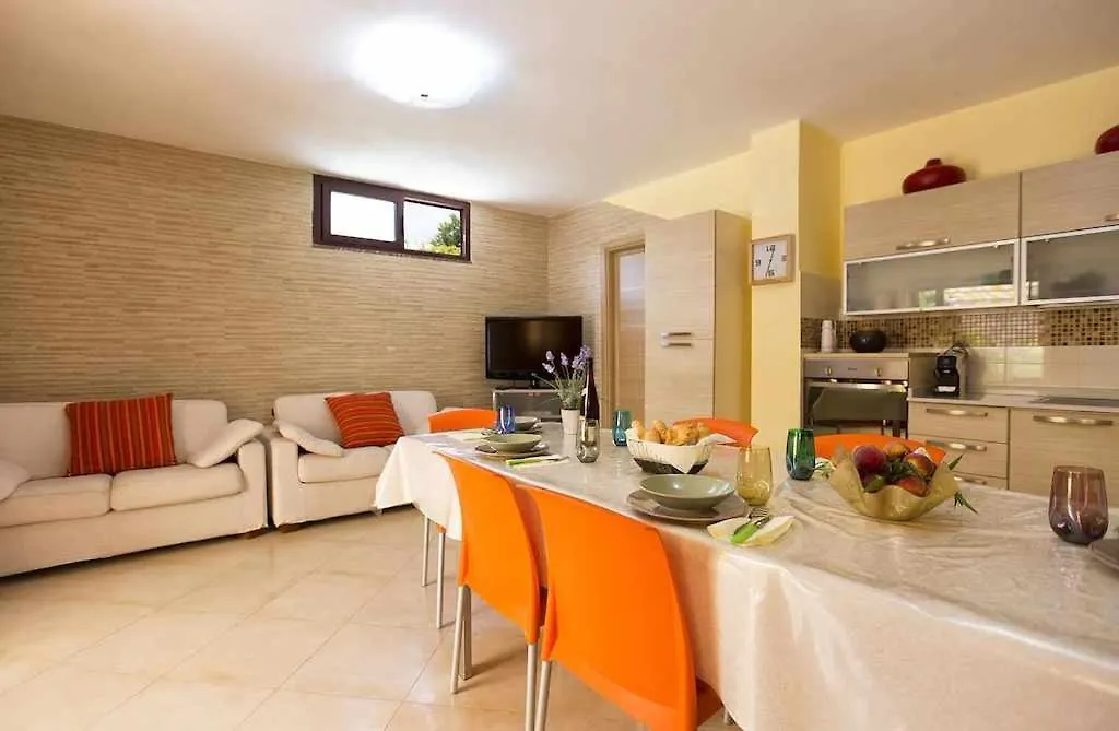Alghero Villa Maestrale Con Veranda Coperta Giardino 4 Camere 3 Bagni
